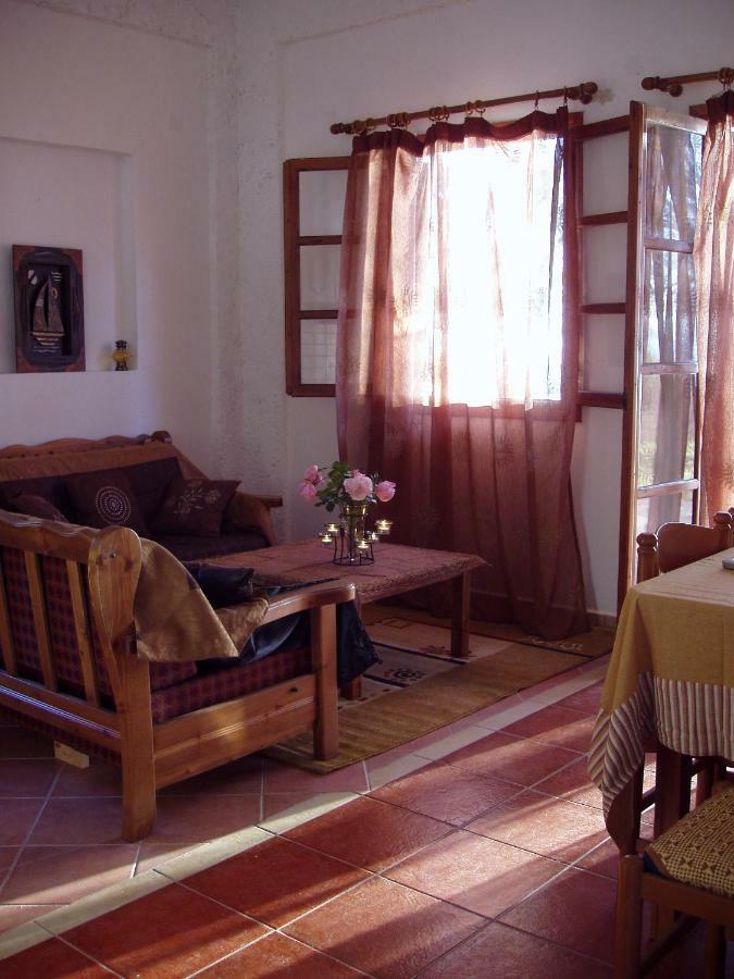 Elpidas Holiday House 卡德哈米利 外观 照片